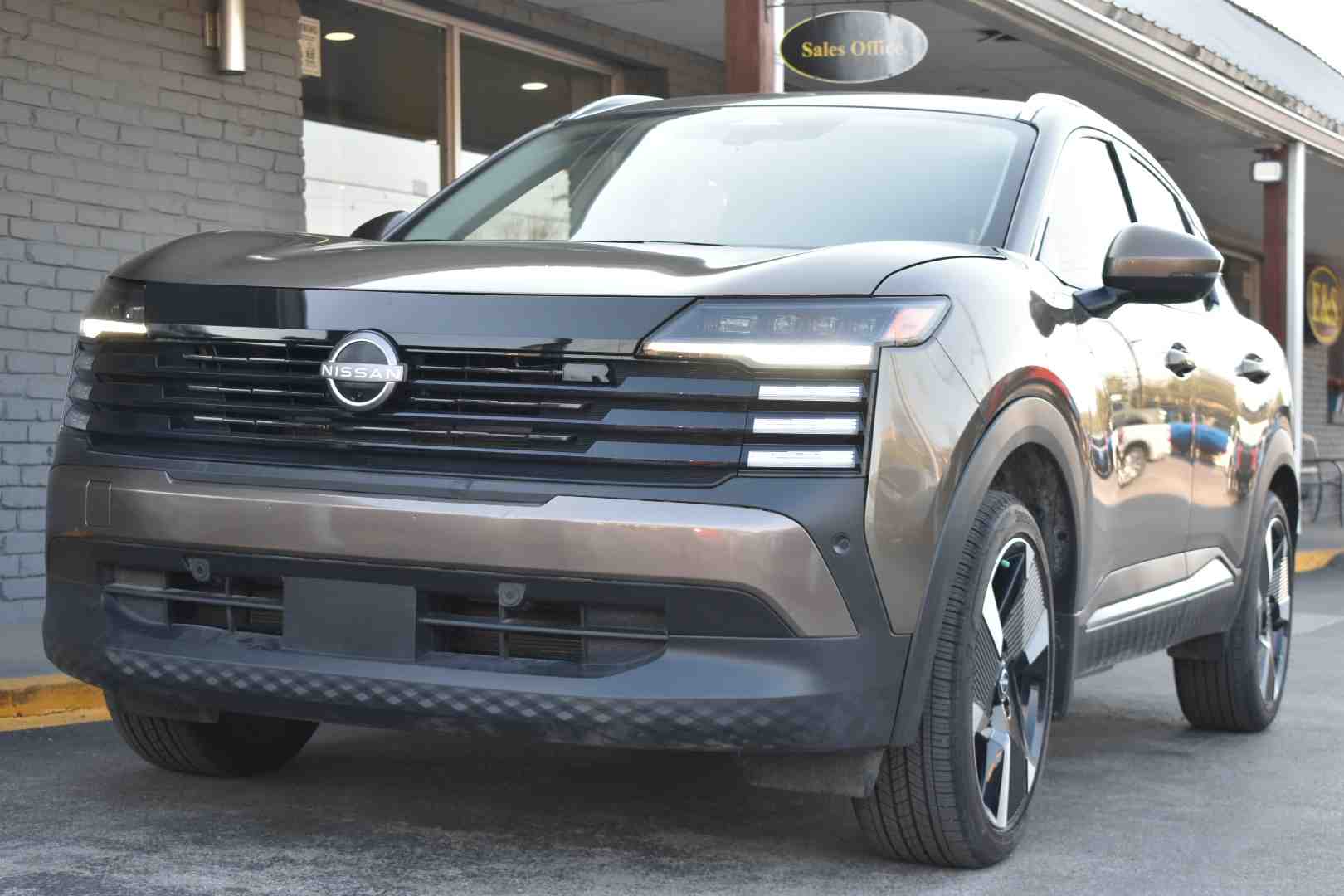 2025 Nissan Kicks 2.0 SR AWD's photo