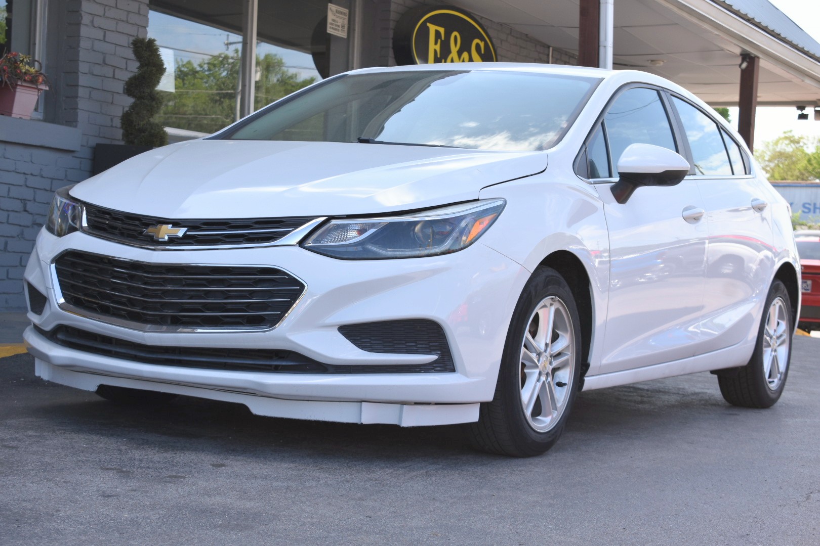 2018 Chevrolet Cruze LT Hatchback Auto's photo