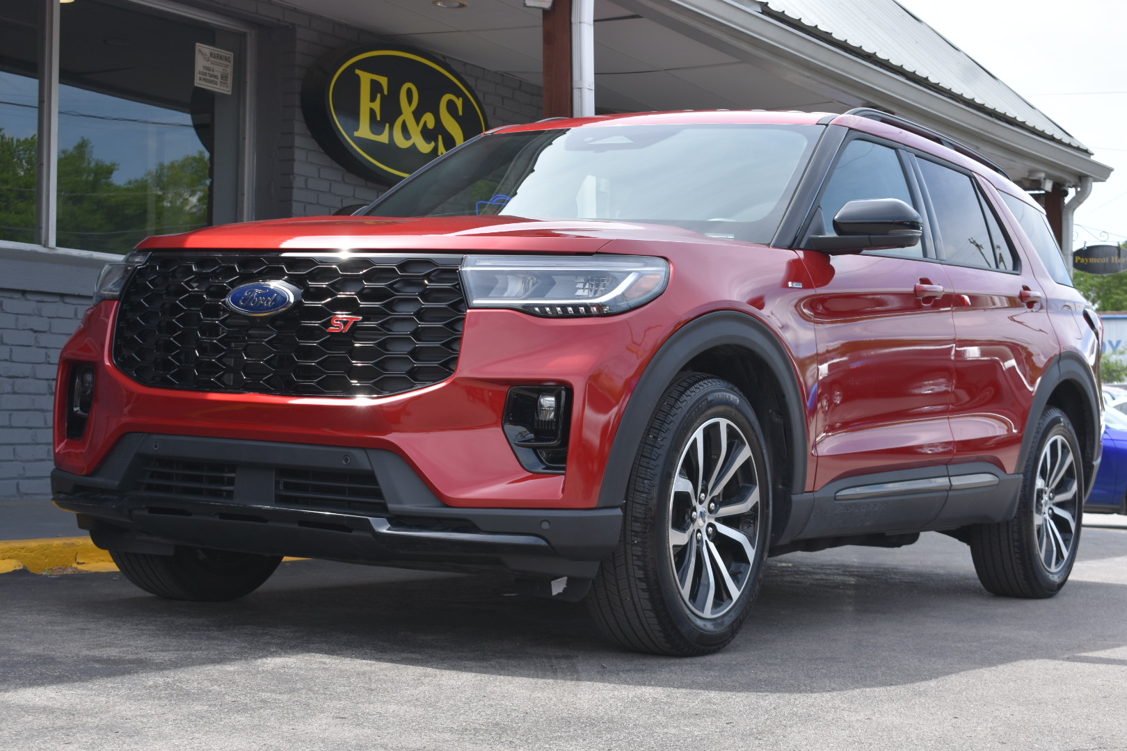 2025 Ford Explorer ST-LINE 4WD (PL535)'s photo