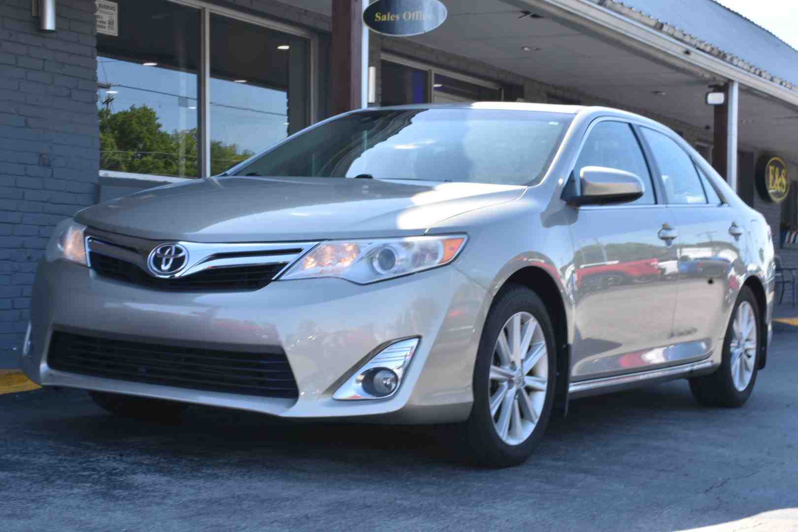 2013 Toyota Camry 2.5 Auto XLE's photo