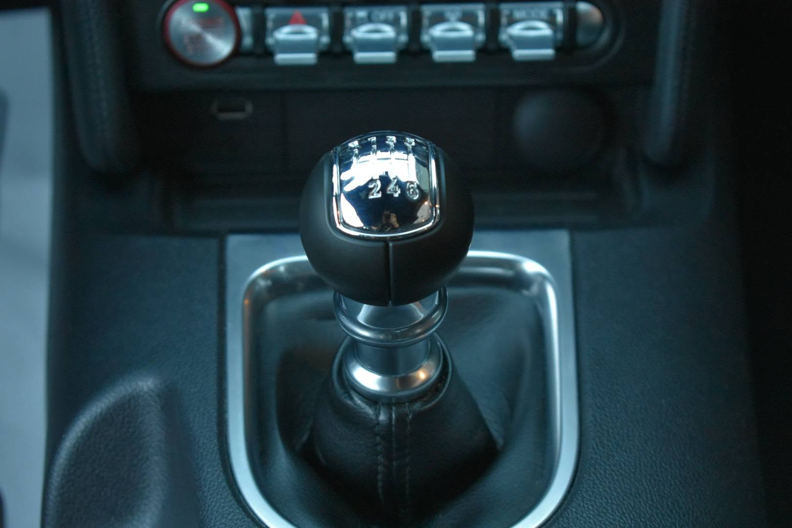 2020 Ford Mustang EcoBoost - Photo 8